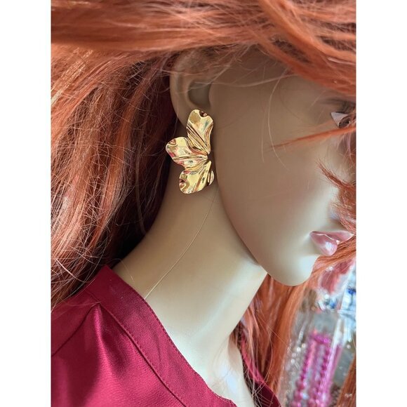 Big Gold petal earrings , gold studs large , bold chunky abstract leaf flower - Picture 2 of 7